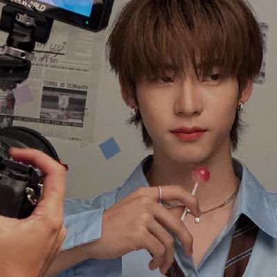 Famfam24's profile picture. dahlah