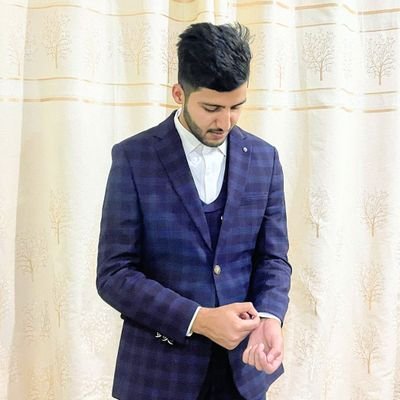 Shahzeb__Farooq's profile picture. wait......what?