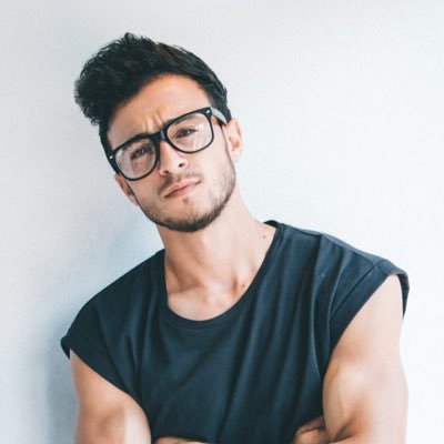 MonstrousFarts's profile picture. Health & lifestyle coach, good looking and extremely humble.