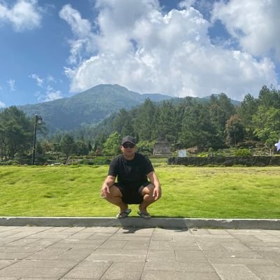 IndraSamsoel's profile picture. keliling indonesia pake mobil tua 🇩🇪🇨🇵