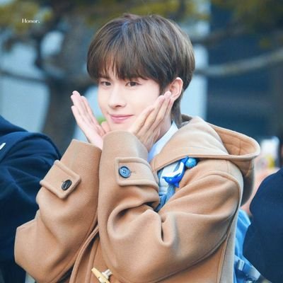 Natslia_13's profile picture. Loviekyungmaii ★⌒ヽ(●＾､＾●)