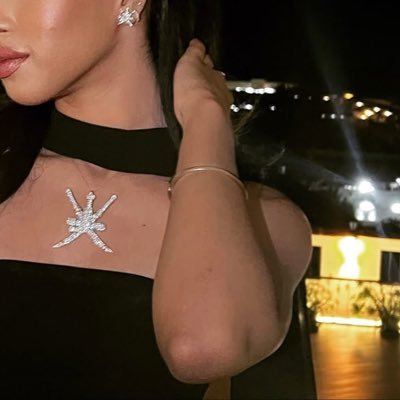 iio4m3's profile picture. أنا قصيدة غزل شاعرها عماني ❤️.