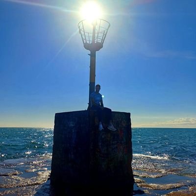 ManuMLGA's profile picture. Una forma de desahogarme~
amante de los retos 🫢
Opositando para dejar de opositar¿tiene sentido?
•Arrasa con lo que veas y generoso no seas 🍻

📍 Málaga