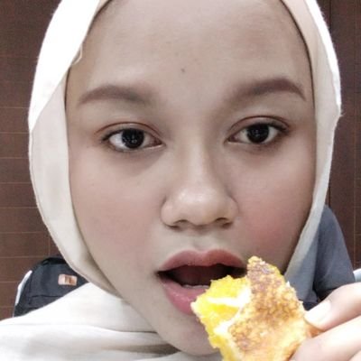 strawberliyy's profile picture. tempat yapping & oversharing 🕳️💨