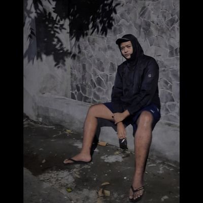 ndhelgendhel's profile picture. Dah gitu aja