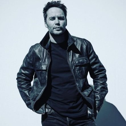 taylor1kitsch's profile picture. This is my only personal account.