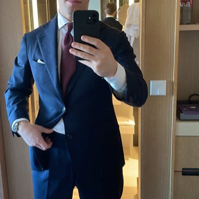 vaddemera's profile picture. Opportunity comes to the prepared mind | Multibagger hunter