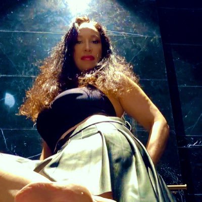 samtaanatani7's profile picture. Follow only if you are a soldier ready to serve goddess @missemanuell