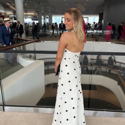 katrinacouro's profile picture. singer who talks popular culture