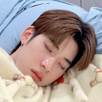 jeongw00meow's profile picture. 𓍯 ✶ fan account ✿ 🍎 @treasuremembers 🎀 pttp' @porsuppakarn @twnpich 🐻‍❄️🐶