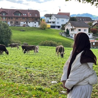 MedinaNikma's profile picture. dont judge isinya curhatan dan julid