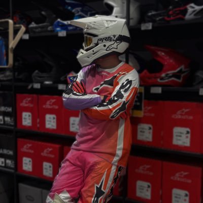 srambite's profile picture. neymar est le meilleur joueur du monde et doué est le futur meilleur joueur du monde