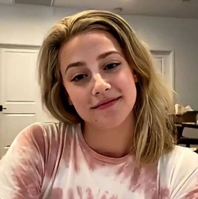 GloriaHami98712's profile picture. Glorious ✨