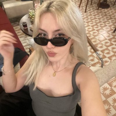 EmiliaEmilia268's profile picture. The value of a person's life should not be measured by time, but by depth.