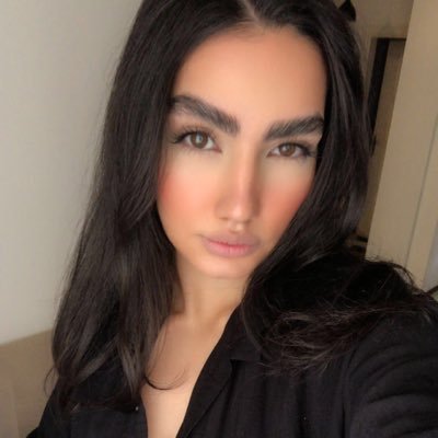 parniannnyhb's profile picture. 