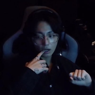 chxppedskxn's profile picture. 🛼