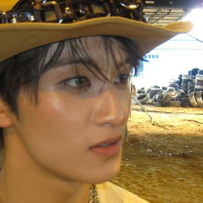 NJaeMK's profile picture. life just took a left. when we thought it gonna be straight or right. but it just took a left_mark💐💗