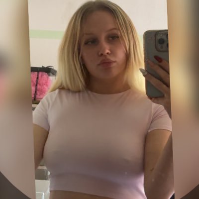 leamari05's profile picture. 