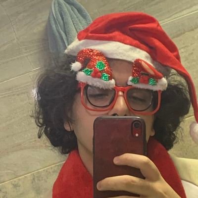 peyoteheadlight's profile picture. content to be slightly forlorn