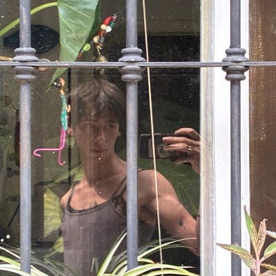 cuentade_joa's profile picture. identify as useless