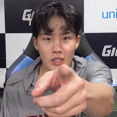 urmy_st's profile picture. 계옮햇어요 트친들 돌아와