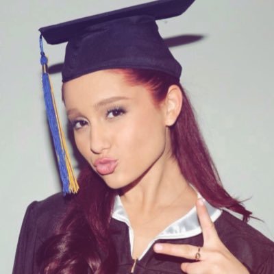 zoonipig's profile picture. 아니. 따뜻한 거, 차가운 거? 차갑다면 얼음은 얼마나? 시럽은 몇 번? 우유를 원해? 그냥 우유, 아니면 락토프리 우유? 오트 밀크? 아몬드 밀크?