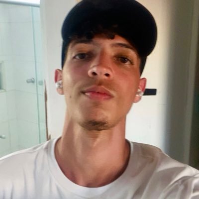 cruelscream's profile picture. canvas de midnight rain no spotify