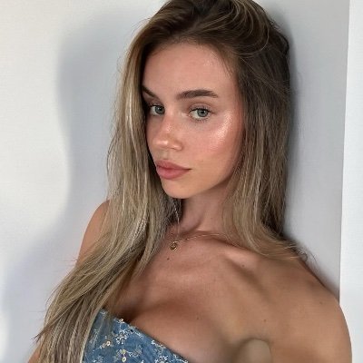 xcapricelux's profile picture. 