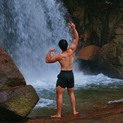 Longnt2284's profile picture. 