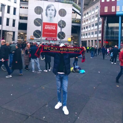 raazeratti's profile picture. Vader, verloofd en ondernemer. Griekse druif met liefde voor Ajax. Mijn strot daar komt muziek uit, uit volle borst. Huntelaar is de basis. Hajeee