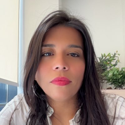 xoraViole's profile picture. Madre, hija, tía, hermana, comunista, con pega, usachina, colocolina, chilena, pro aborto xq el cuerpo es mío, no creo en ningún dios, donante, volá, in love.