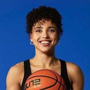 sanasenpaiii's profile picture. 