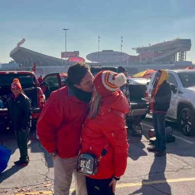 livollyolive's profile picture. jack of all trades, master of three