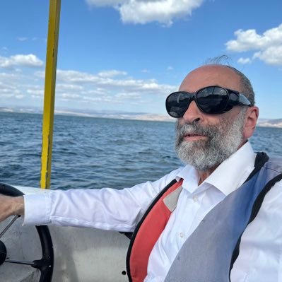 arivlin1's profile picture. פרשן והסטוריון פוליטי.