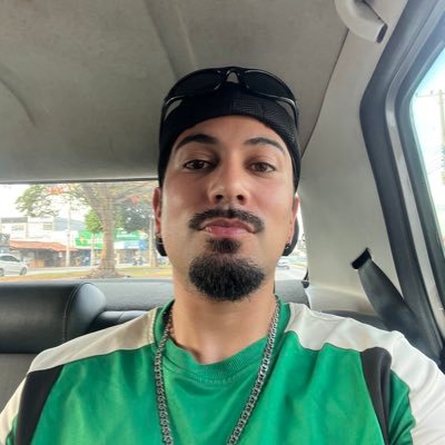 aquarianacurta's profile picture. 