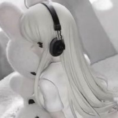 riwwxz's profile picture. ｡𖦹°꩜.ೃ࿔ 17 | she/her |  - moots?? 𐔌՞. .՞𐦯