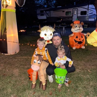 WillSignor5's profile picture. 11 against the world 🏁