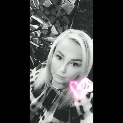 Catherinee1994's profile picture. 