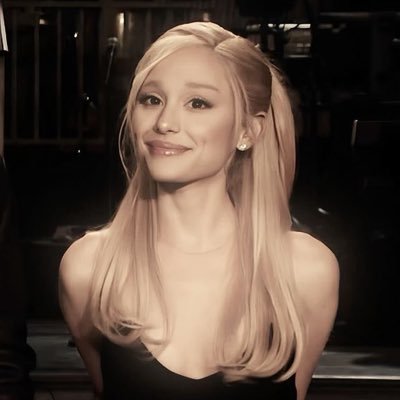 simoworld_'s profile picture. 