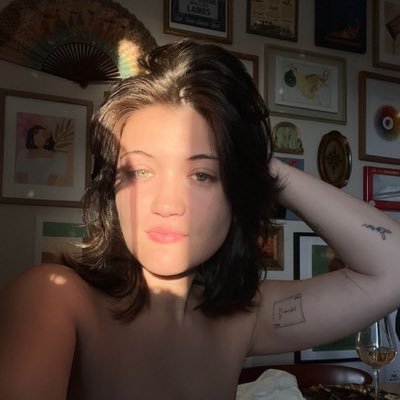 mocalmangeal's profile picture. 27, she/her 🏳️‍🌈 | 99% tweets about my dog and whatever shows I’m currently obsessed with