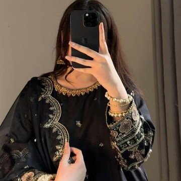 amreen555057's profile picture. 