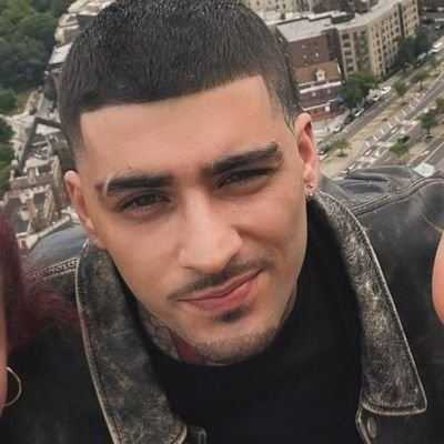 luvzm4lik's profile picture. feels like stardust