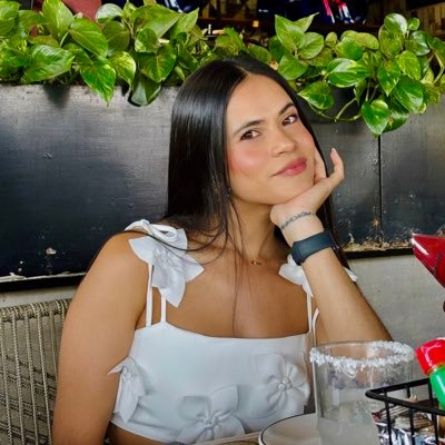 caroalonz's profile picture. 