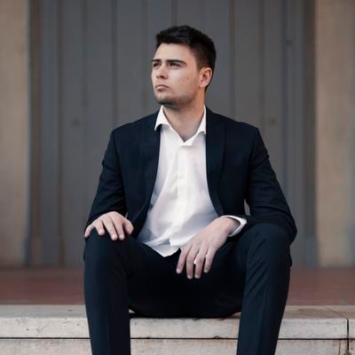 cryptowithmoon's profile picture. Crypto and Real Estate Investor .