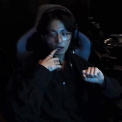 jabiyoru's profile picture. Live. Life. Love Bangtan!!