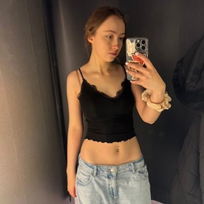 magdamayyy's profile picture. freak energy, yk what i mean?