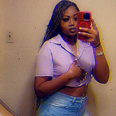 BreHammons's profile picture. hmph.