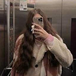 uzreree365's profile picture. 