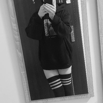 chongpyong's profile picture. DM open.