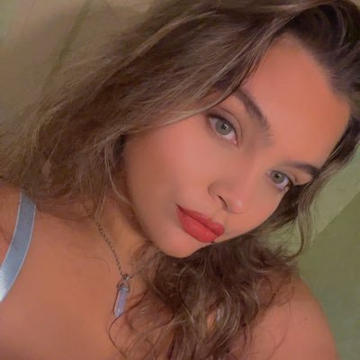 Chuwwy17's profile picture. 25 ans - Mariée - Contenu X